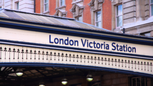 victoria station london