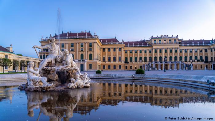 2023 Guide: Luggage Storage in Vienna